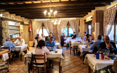 Els restaurants de la demarcació pengen el cartell de complet la primera setmana de festes