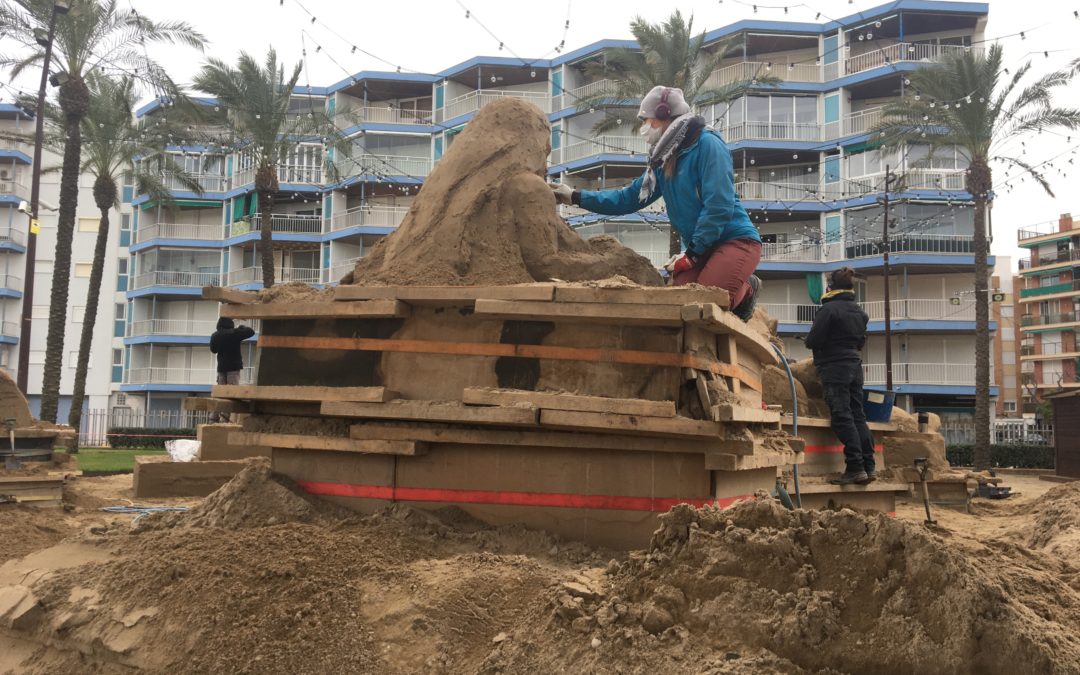 Comença la construcció del Pessebre de Sorra a la Pineda
