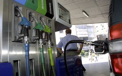 La patronal de gasolineras pide bajar el IVA de carburantes frente al «impuestazo» sugerido por los expertos