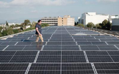 La regulació actual impedeix aprofitar tot el potencial de les teulades per generar electricitat