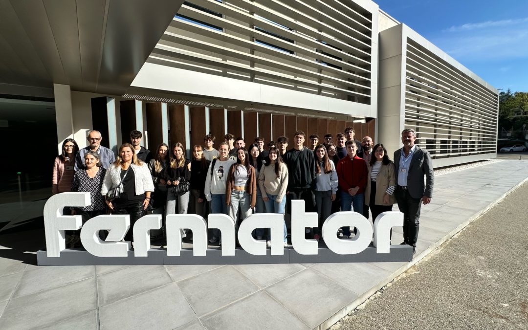 Estudiants de l’School of International Business visiten la planta de Grupo Fermator a Falset