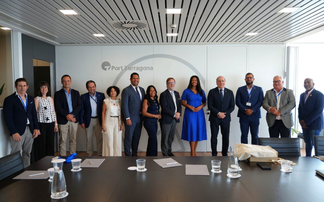 Una delegació de la República Dominicana visita el Port de Tarragona per estrènyer vincles comercials i culturals