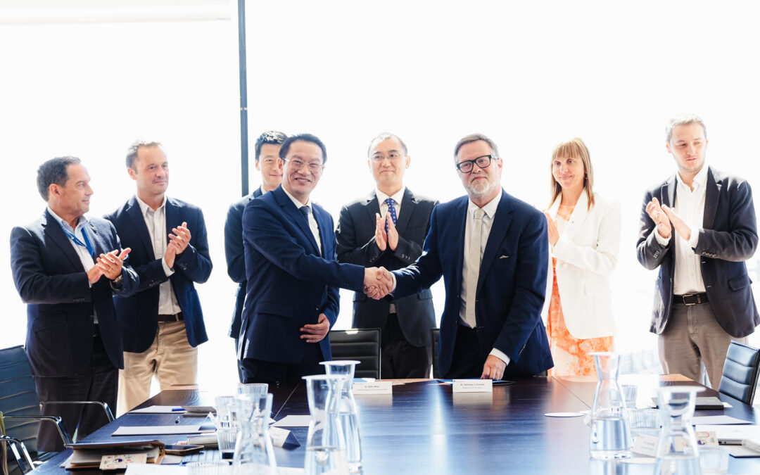 El Port de Tarragona signa un acord amb el China Construction Bank per atraure inversions i nous tràfics
