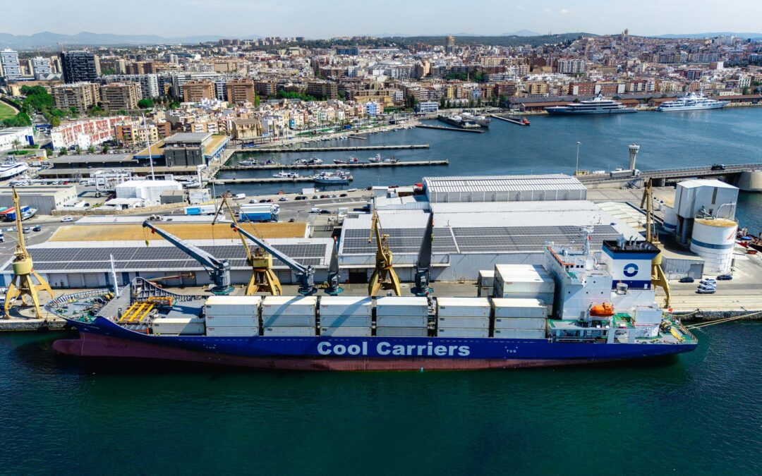 El Port de Tarragona rep el vaixell Snow Flower amb més de 6.000 tones de kiwi en l’inici de la campanya